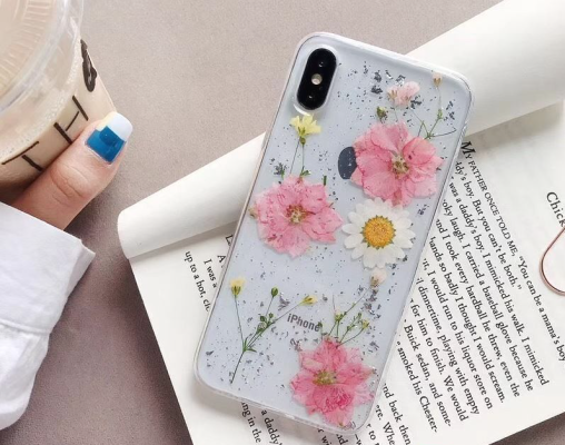 Vẽ ốp lưng điện thoại bằng màu acrylic